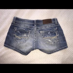 Buckle Stella shorts size 24